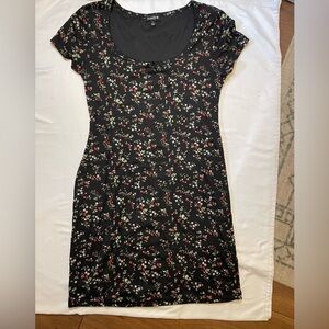 Justify size large black floral mini dresss